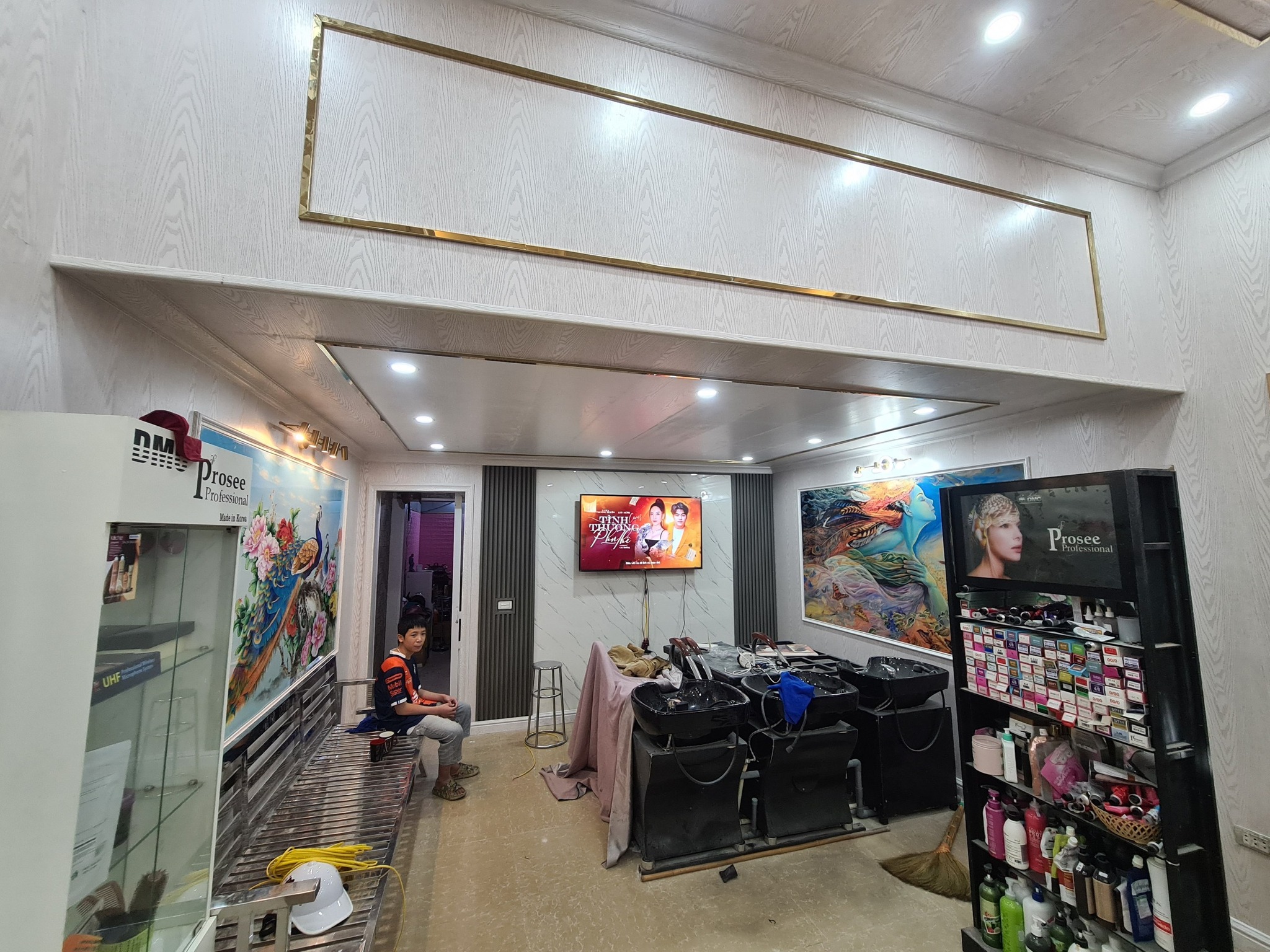 Thi công tấm nhựa ốp trần tại Bình Dương