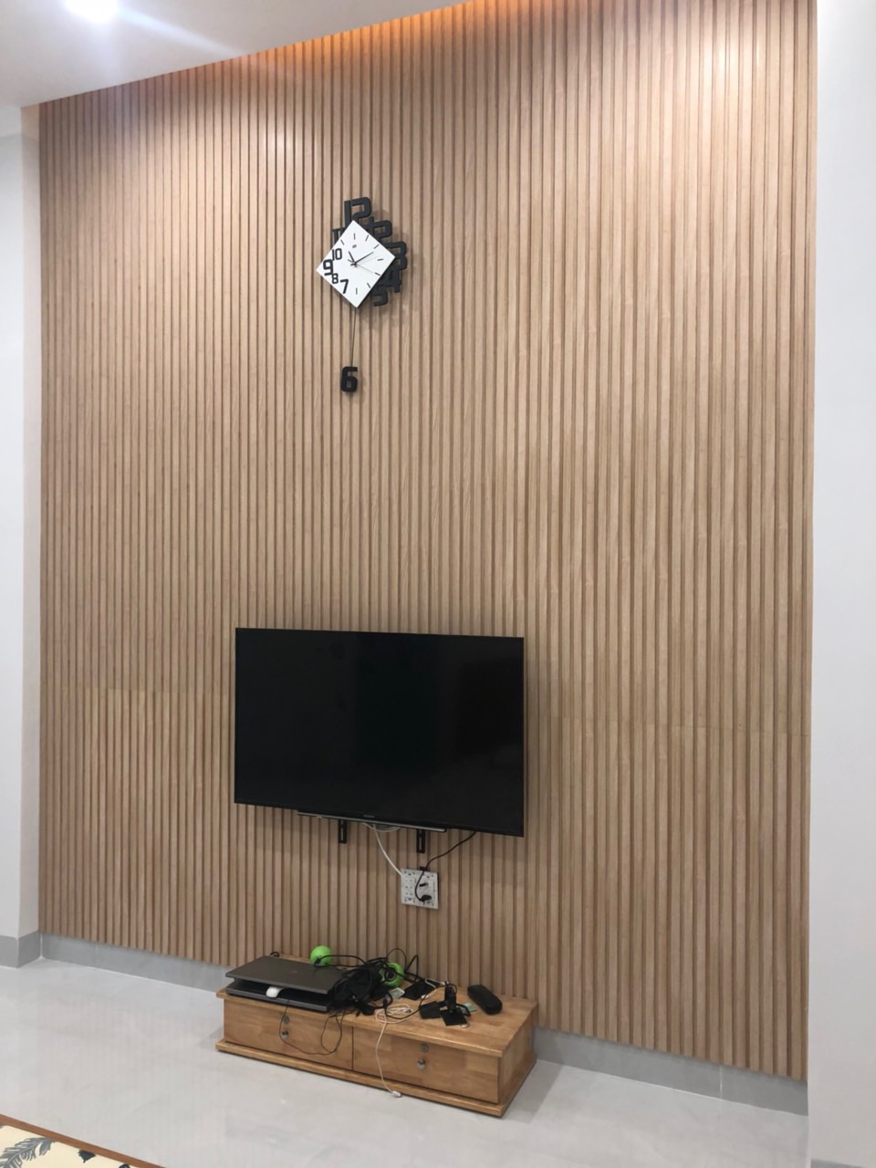 Tấm nhụa ốp tường trần cao cấp tại Bình Dương