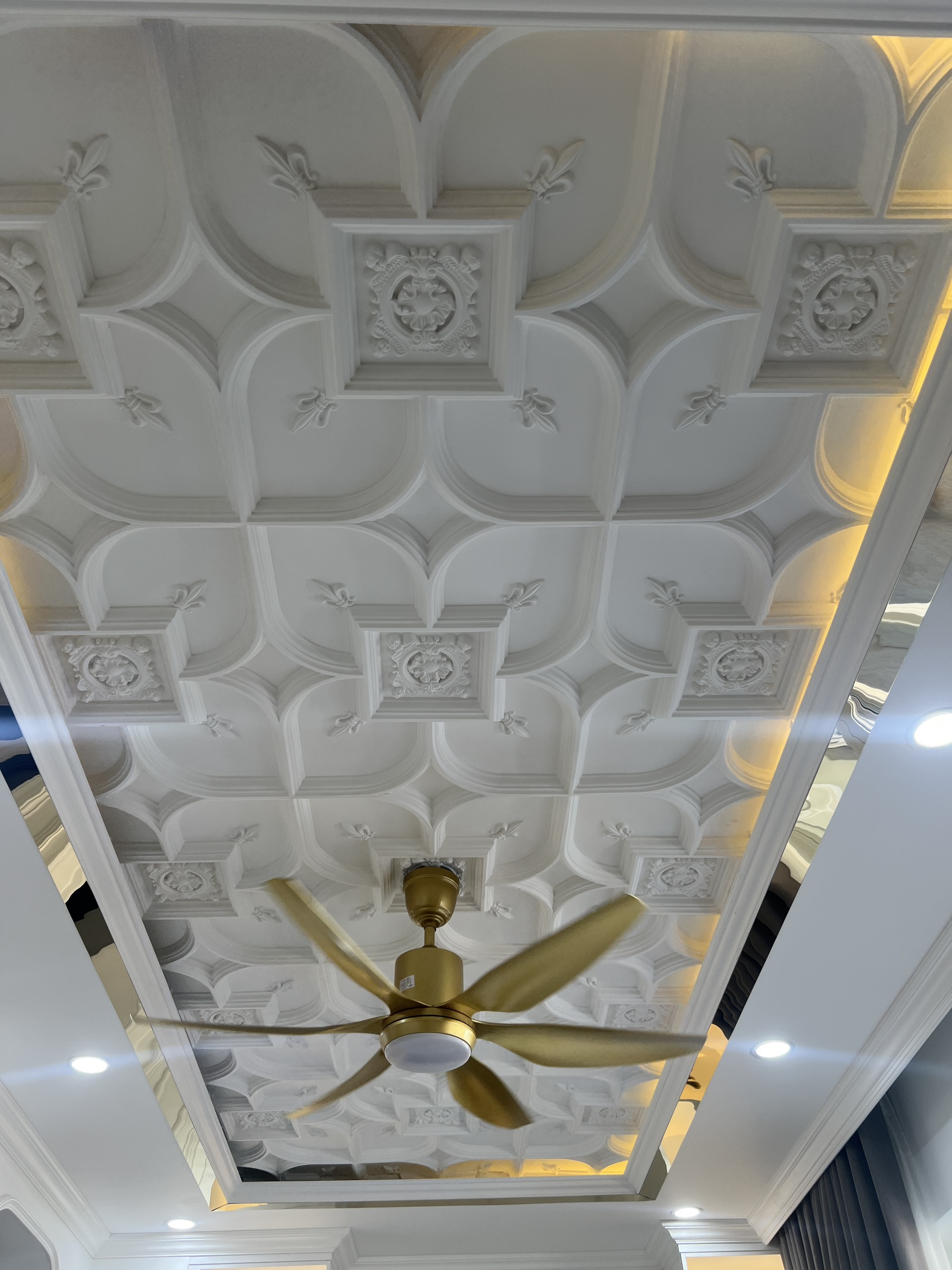 Thi công phào chỉ PS tại Bình Dương