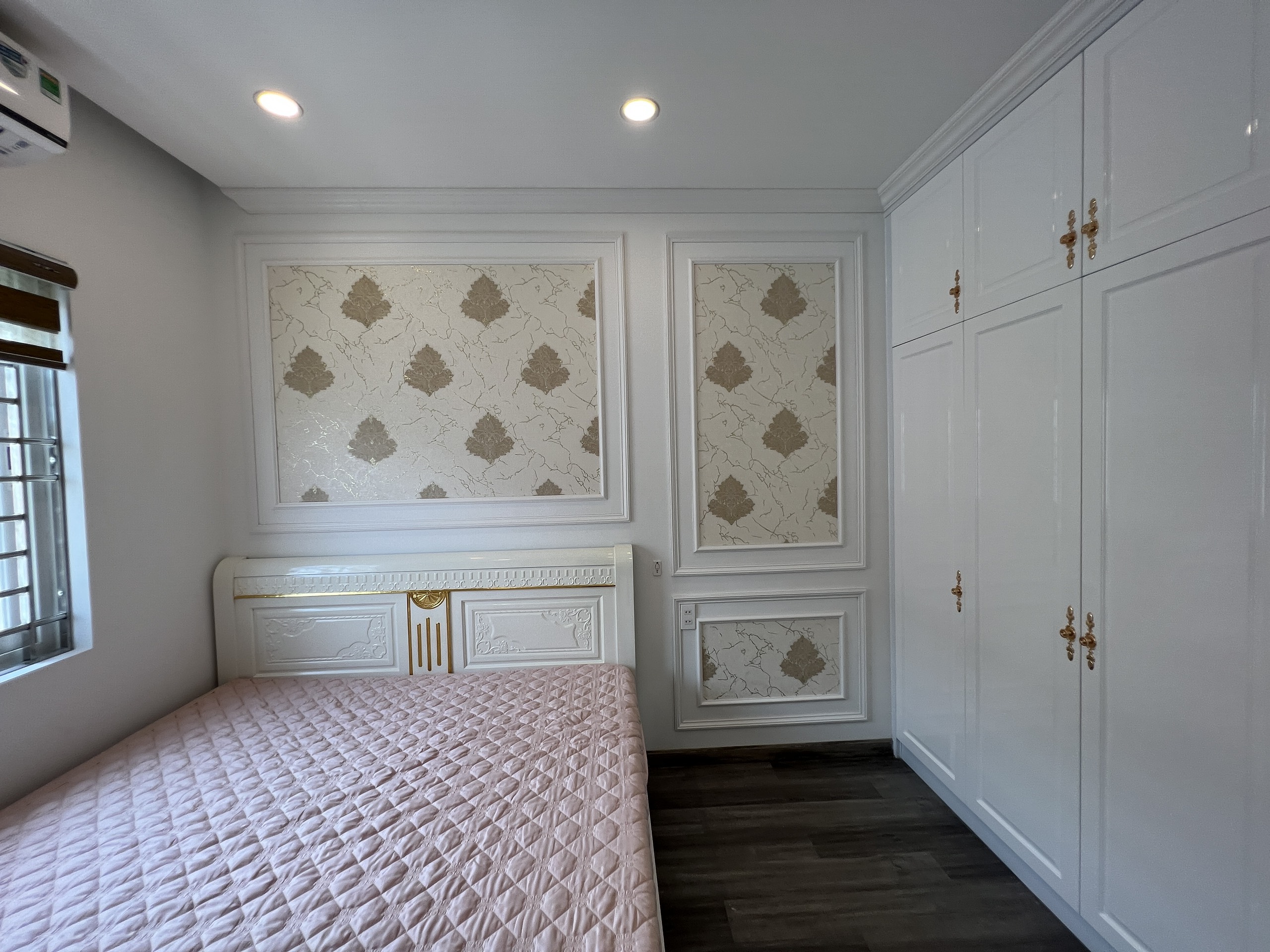 Thi công phào chỉ PS tại Bình Dương