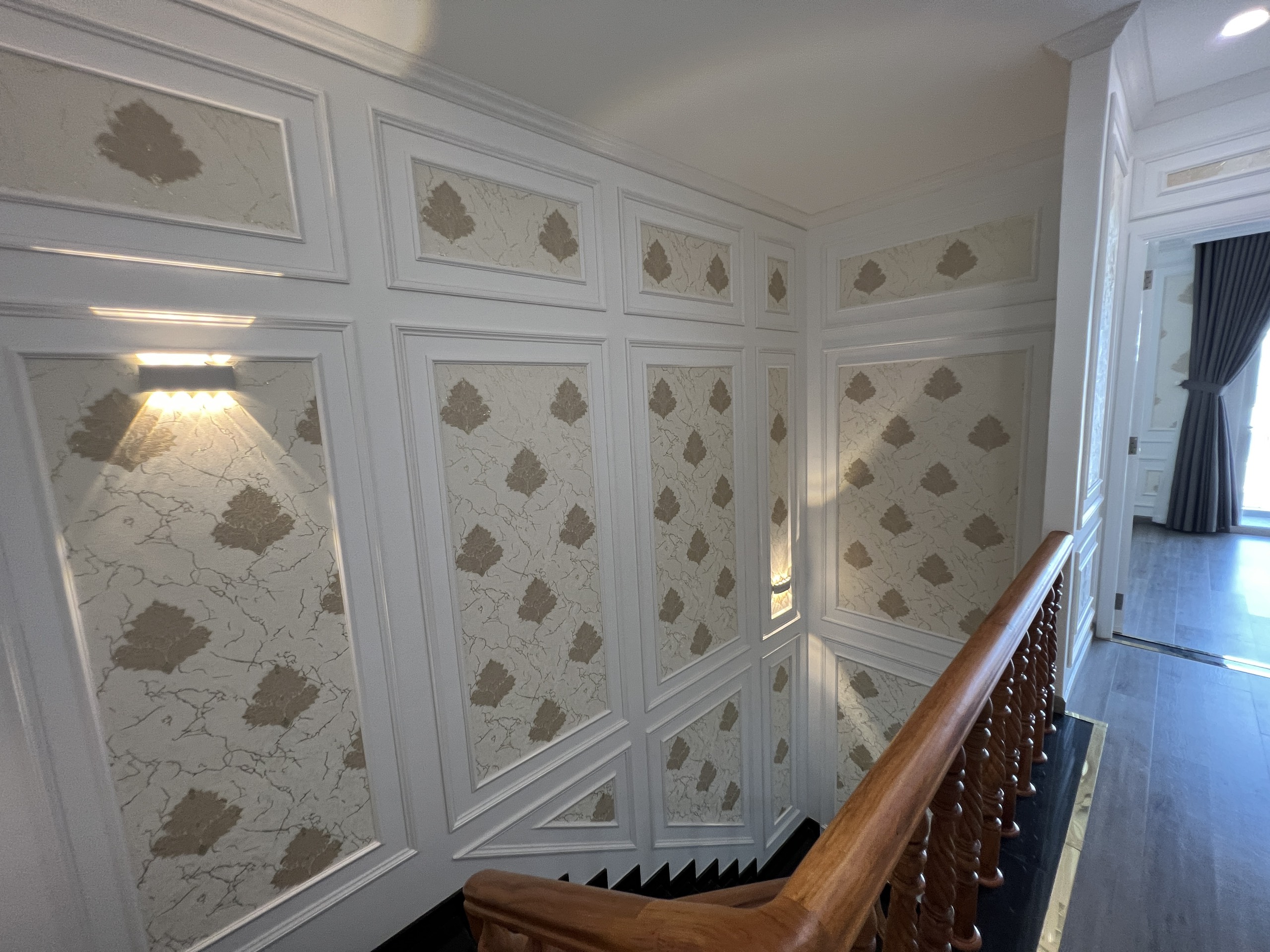 Thi công phào chỉ PS tại Bình Dương