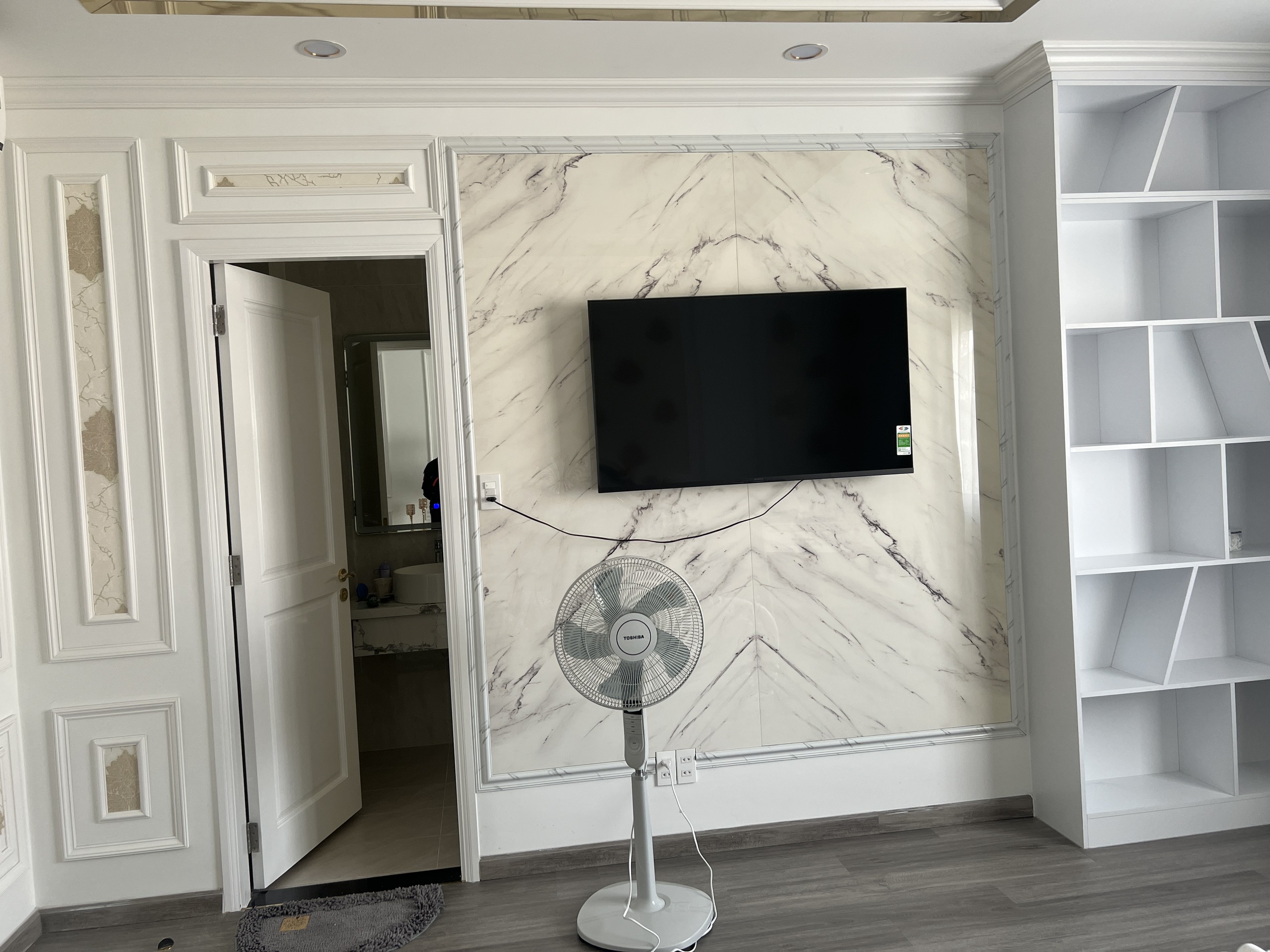 Thi công phào chỉ PS tại Bình Dương