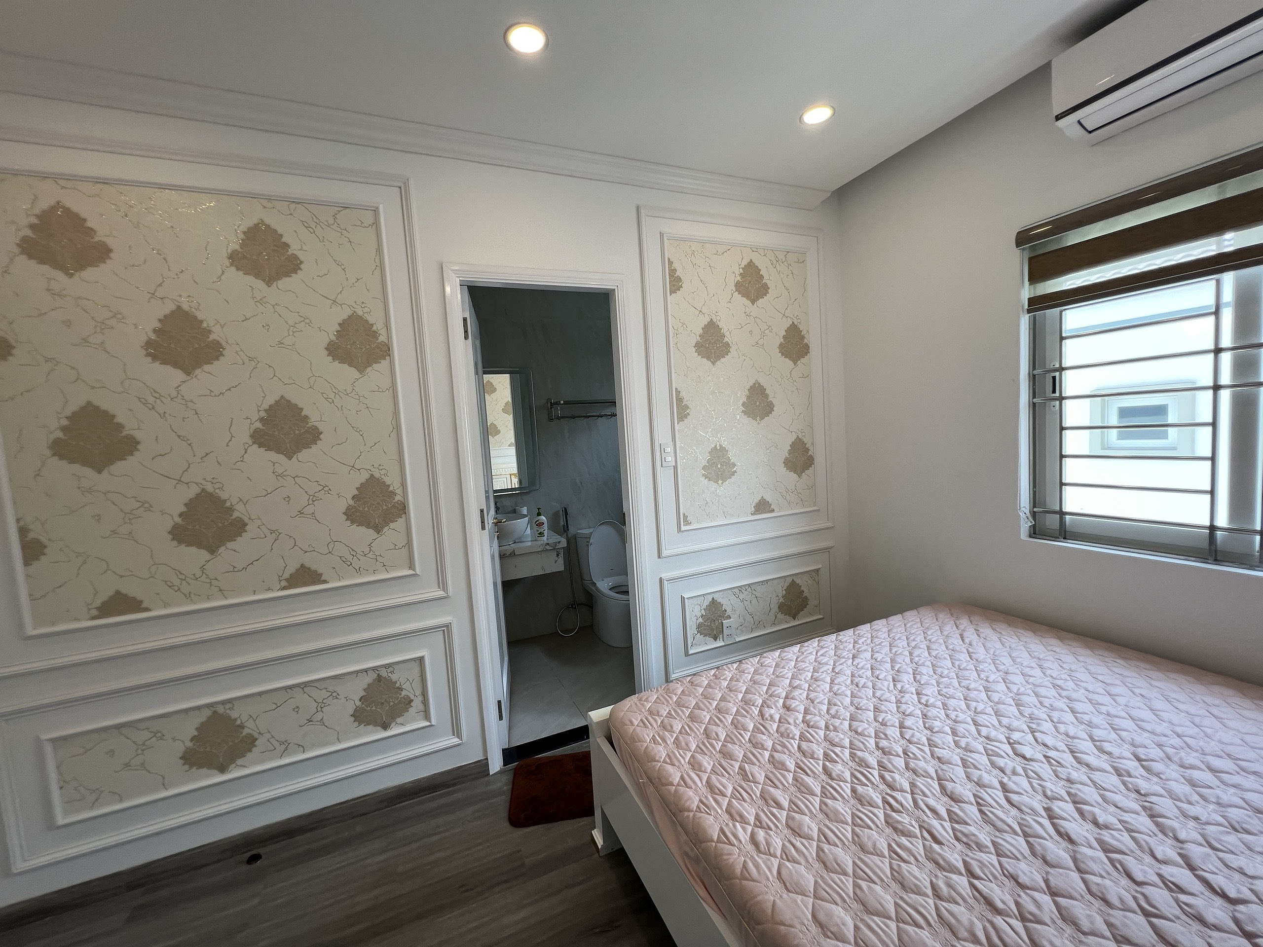 Thi công phào chỉ PS tại Bình Dương