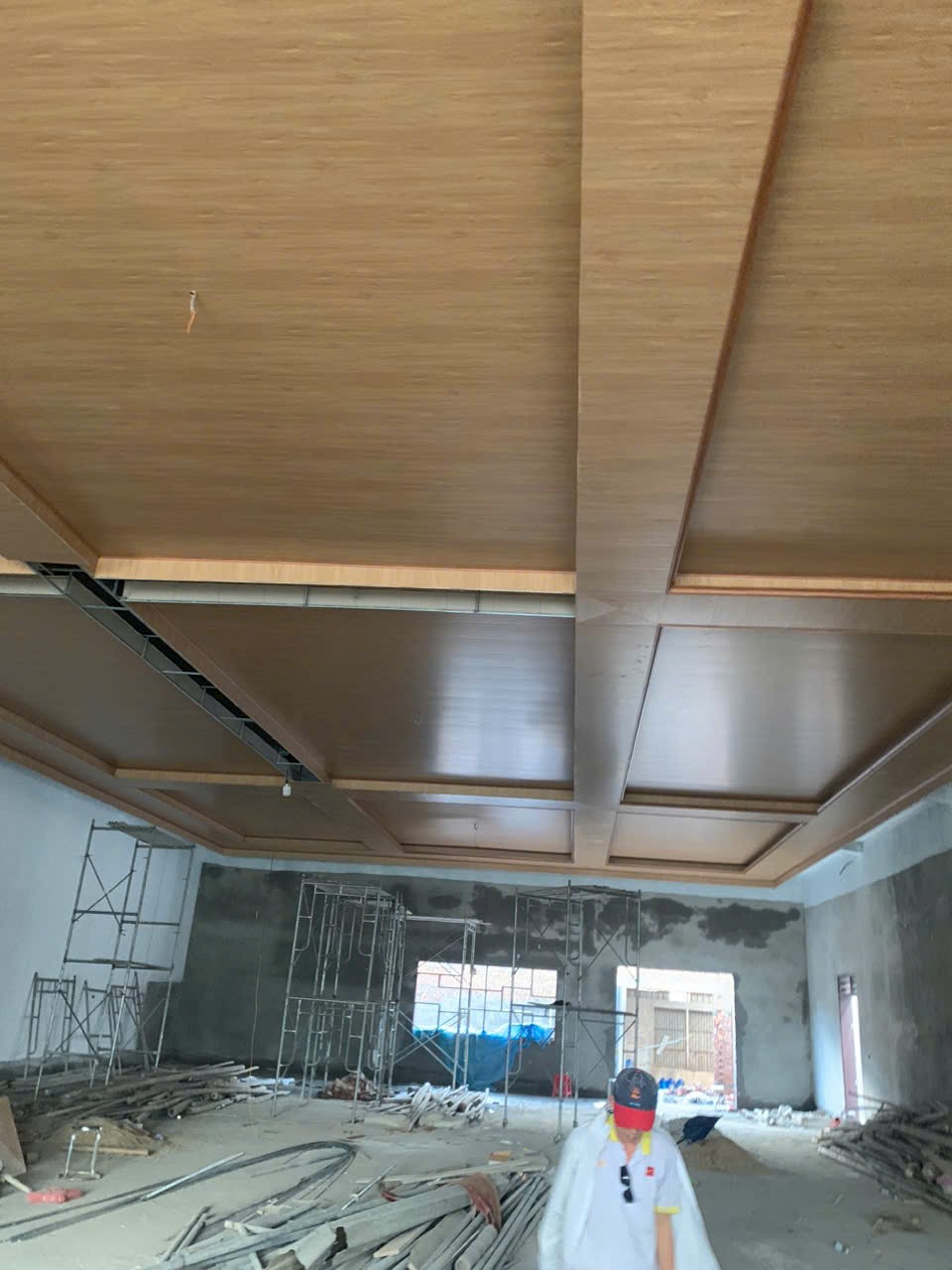 Thi công ốp tường và ốp trần thuận an